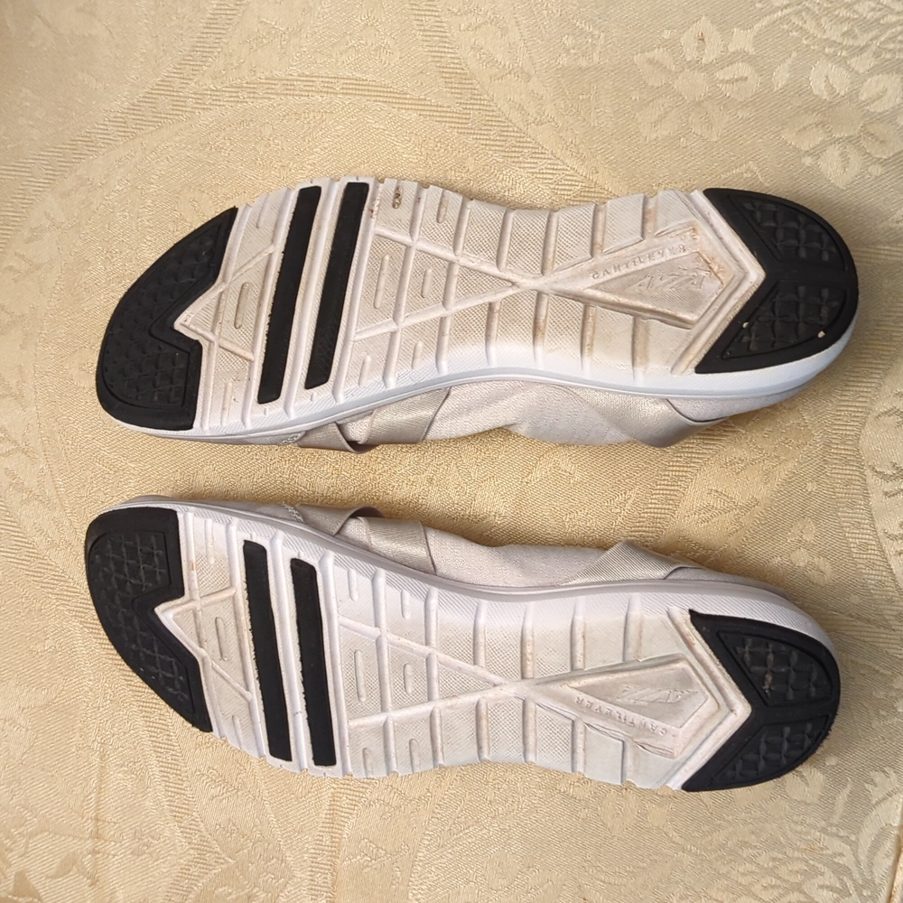 Women's 9 Avia Avi-Aura Walking Shoes - Picture 2 of 4